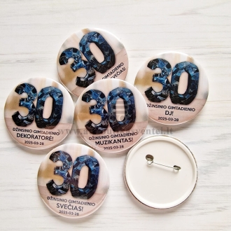 30 Džinsinio gimtdienio ženkliukai ar magnetukai